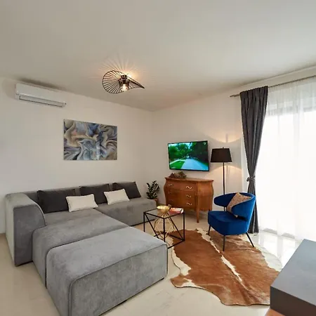 Max&more In Beautiful Old Town Apartment Trogir