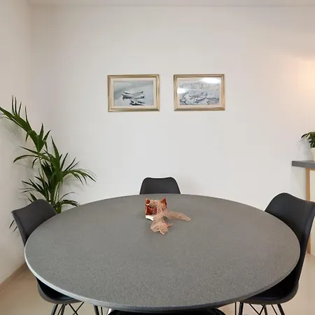 Max&more In Beautiful Old Town Apartment Trogir